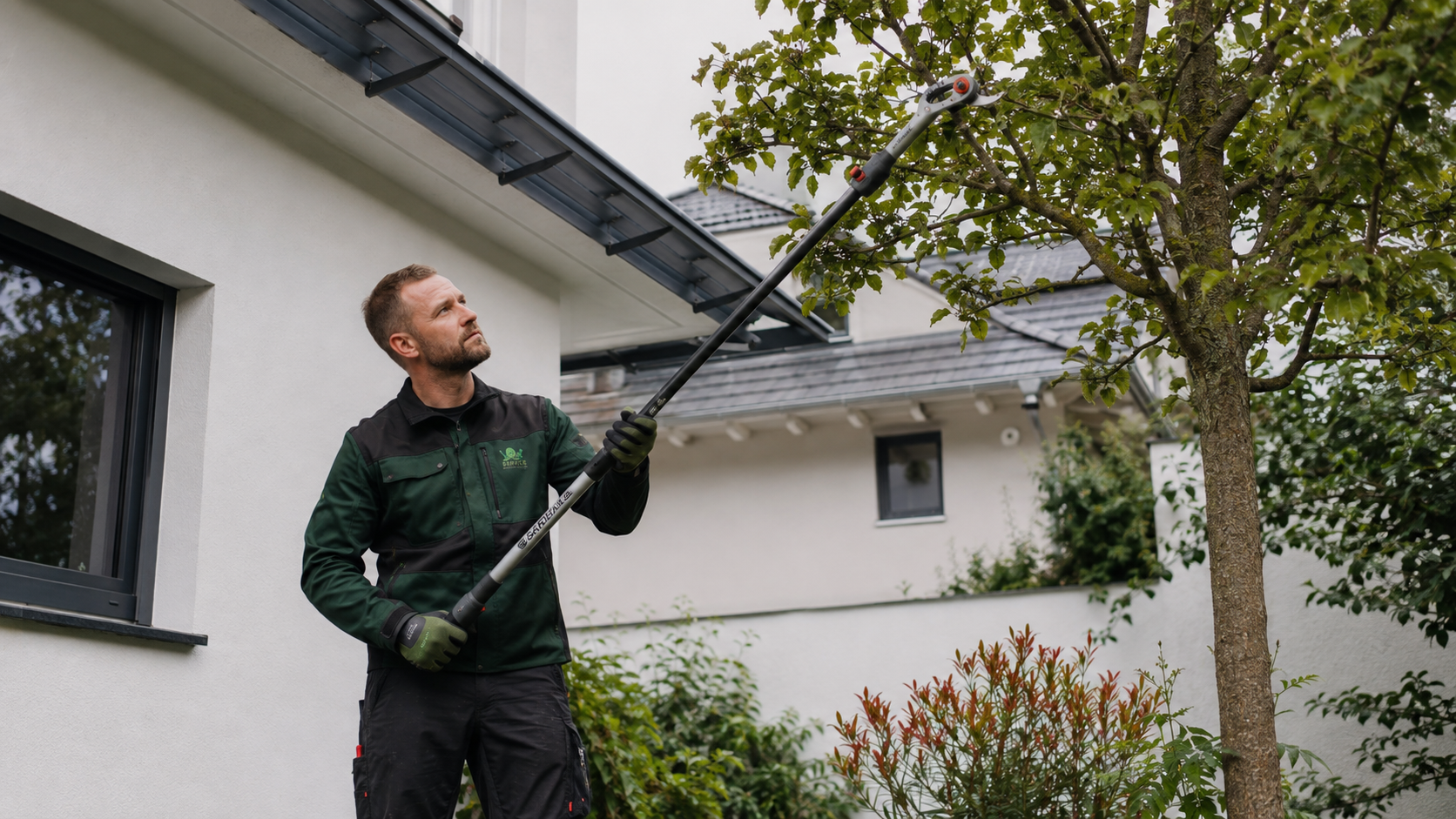 Baumpflege nach vorheriger Prüfung des Leistungsumfangs durch Gartenservice in Bochum